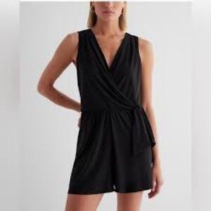 NWT Express Black V-Neck Surplice Tie Waist Romper. Size Large